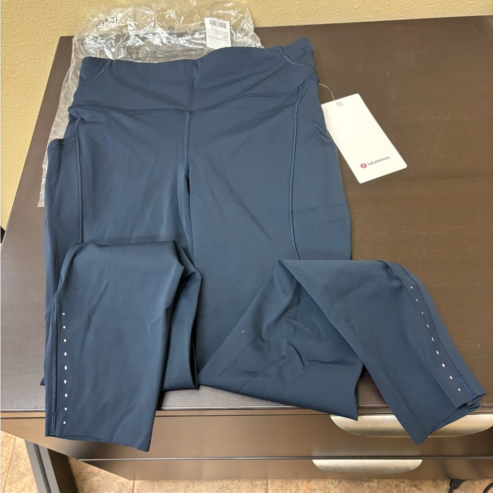 NWT Lululemon updated fast and free size 8